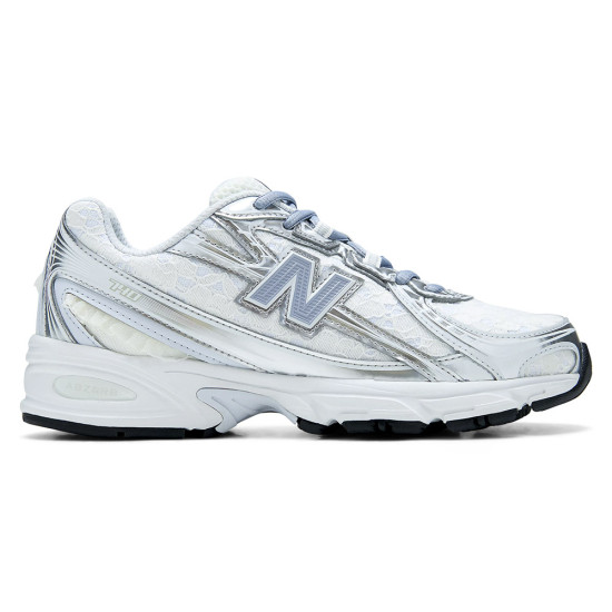 New Balance 740